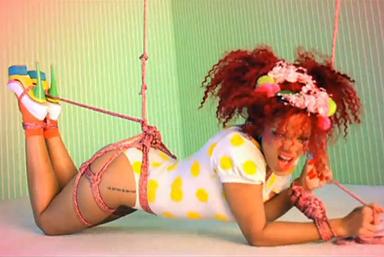 Rihanna-SM-bondage